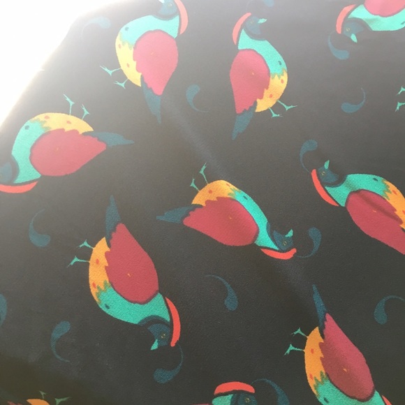 Lularoe Irma tunic with cute quail, slinky fabric - Picture 4 of 4