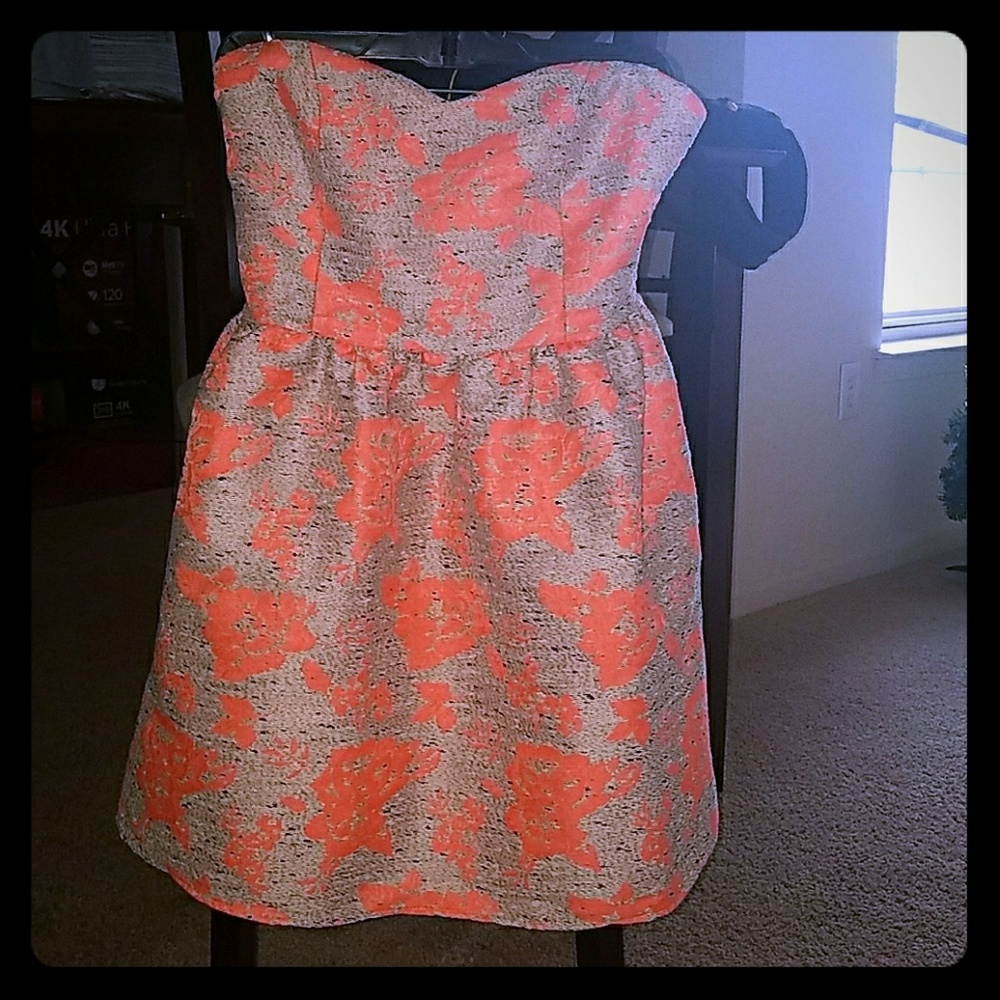 Lovposh Strapless floral dress