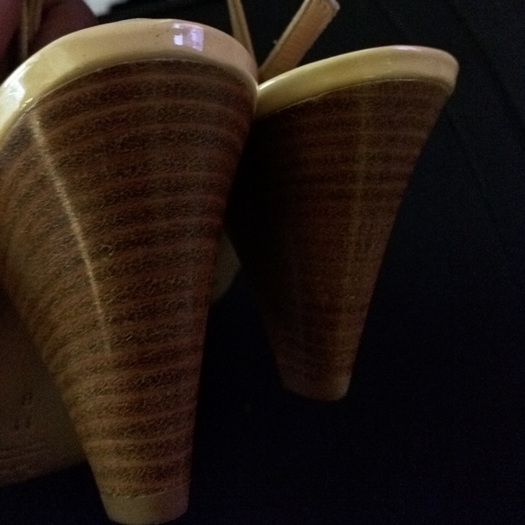 Nanette Lepore nude strappy work pump block heel - Picture 5 of 6