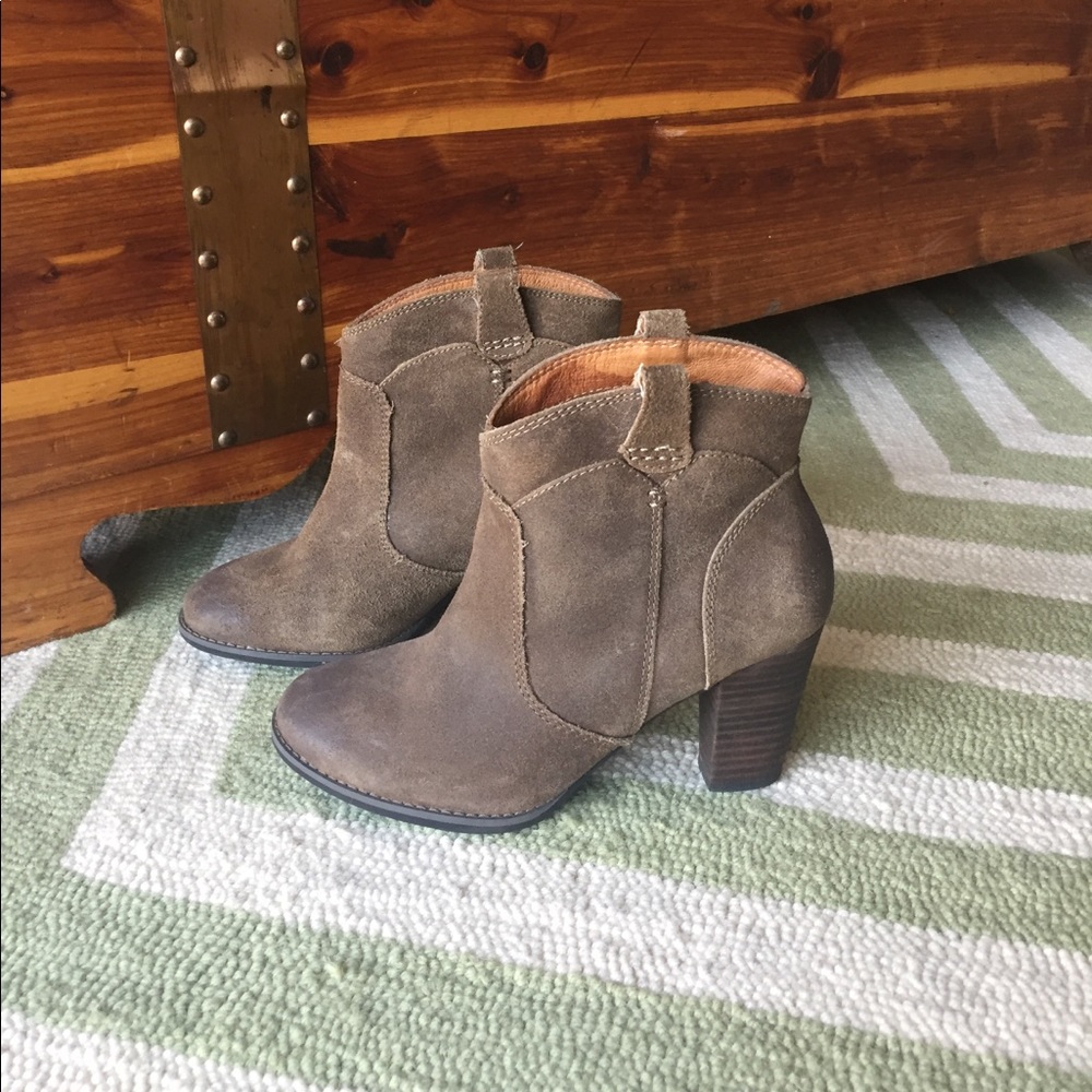 Clarks Indigo Bootie | Size 6M