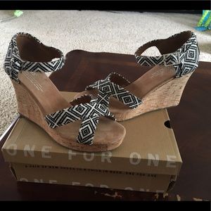TOMS wedges