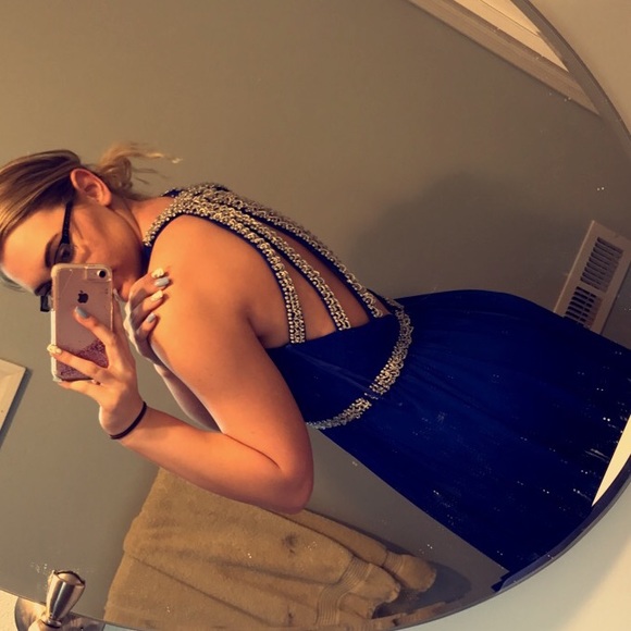 Prom dress - Picture 3 of 3