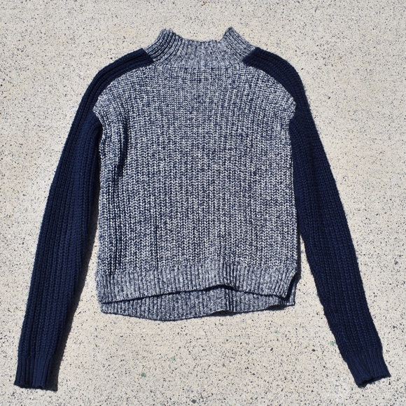 🌺 Banana Republic Knitted Sweater - Picture 2 of 3