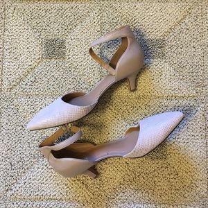 Clarks Artisan D'Orsay Kitten Heels, US Size 9.5 Clarks Artisan D'Orsay Kitten Heels, US Size 9.5