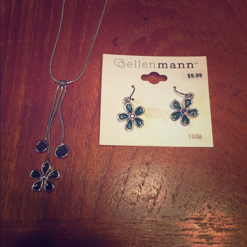Floral necklace and earring set