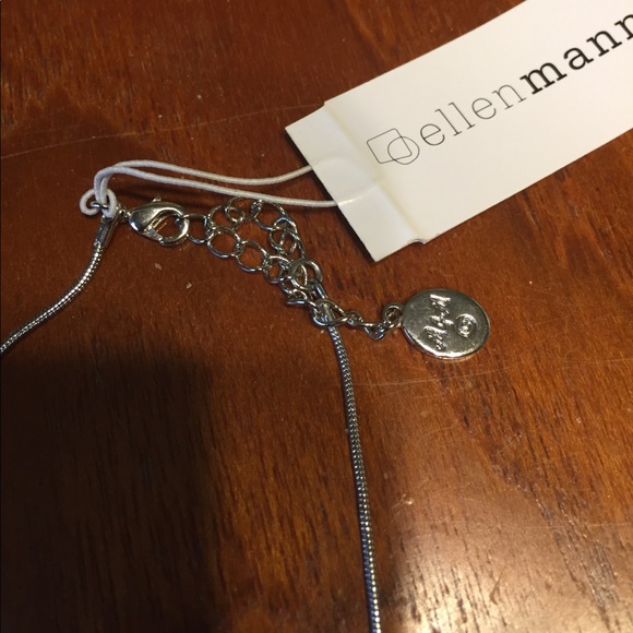 Floral necklace and earring set - Picture 4 of 8