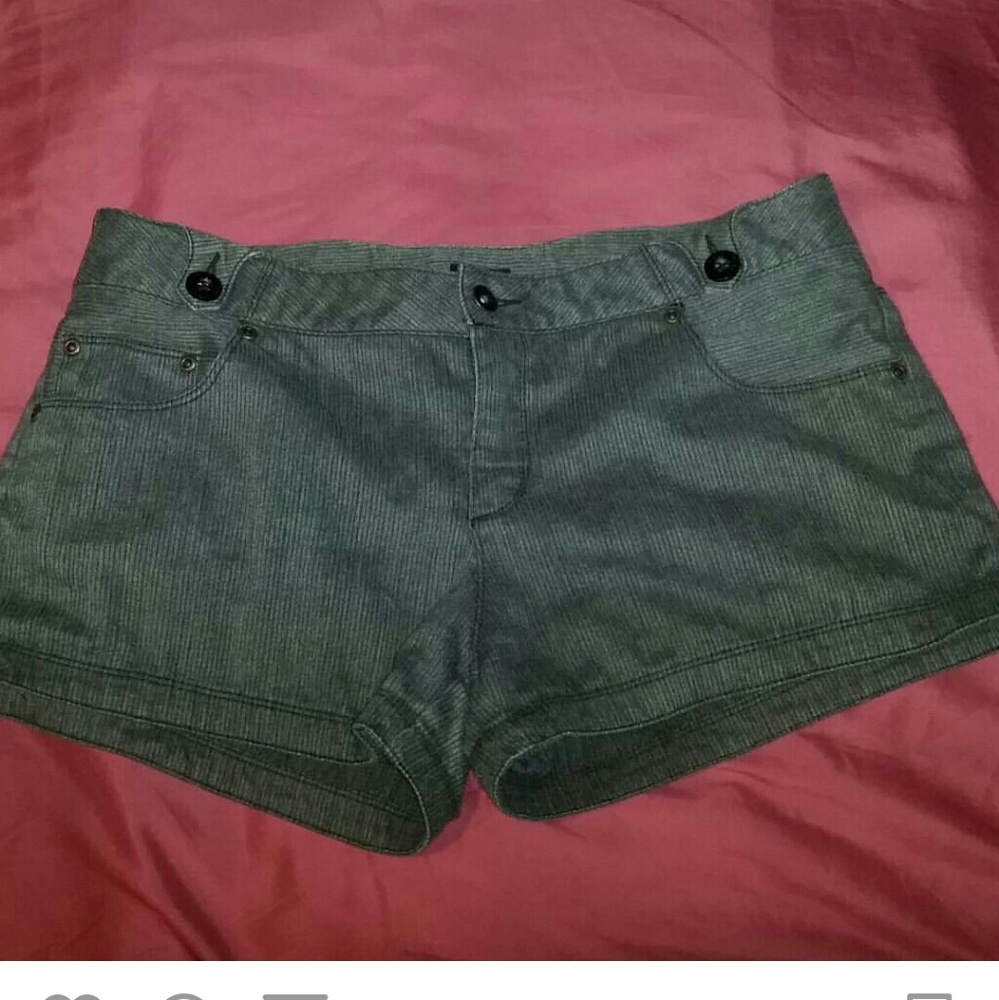 Gray shorts
