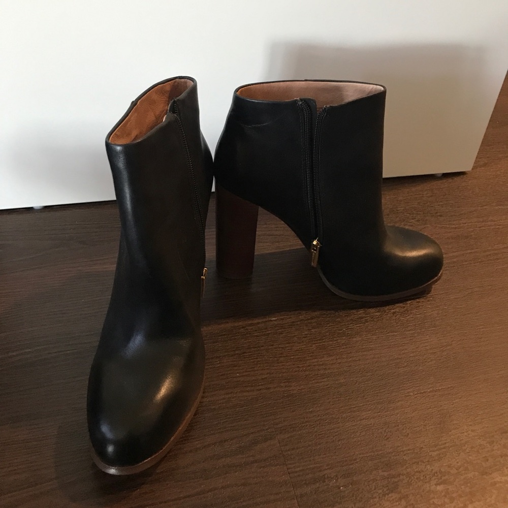 Brand New Vince Camuto leather boots