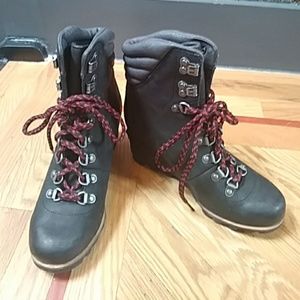 Sorel black boot wedges