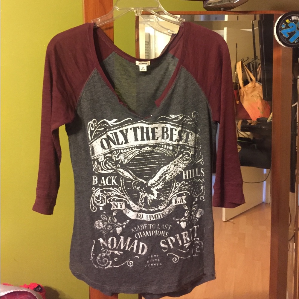 Burgundy/charcoal free spirit mid sleeve tee
