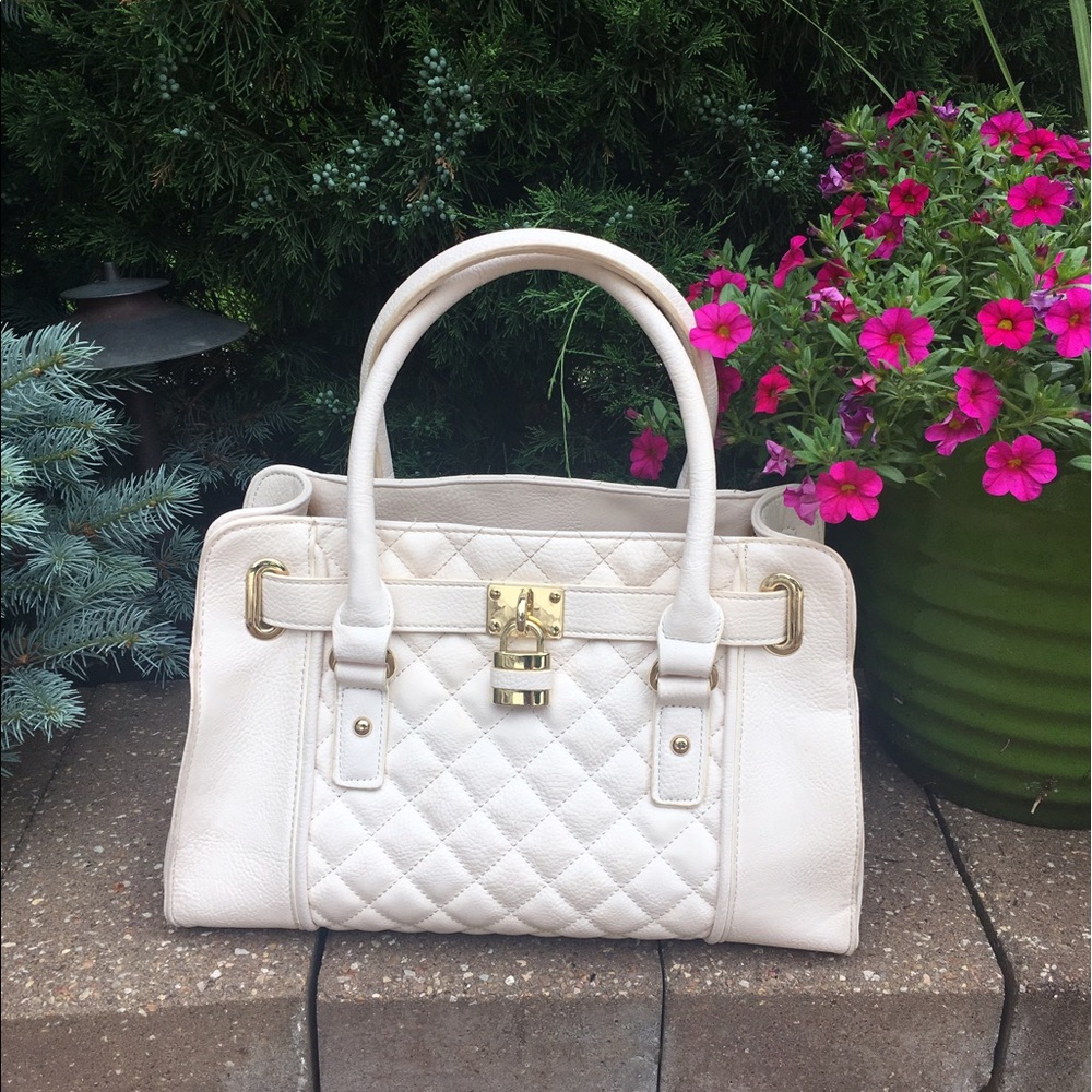 FINAL PRICE!! 🎀 White Gold Lock Leather Bag