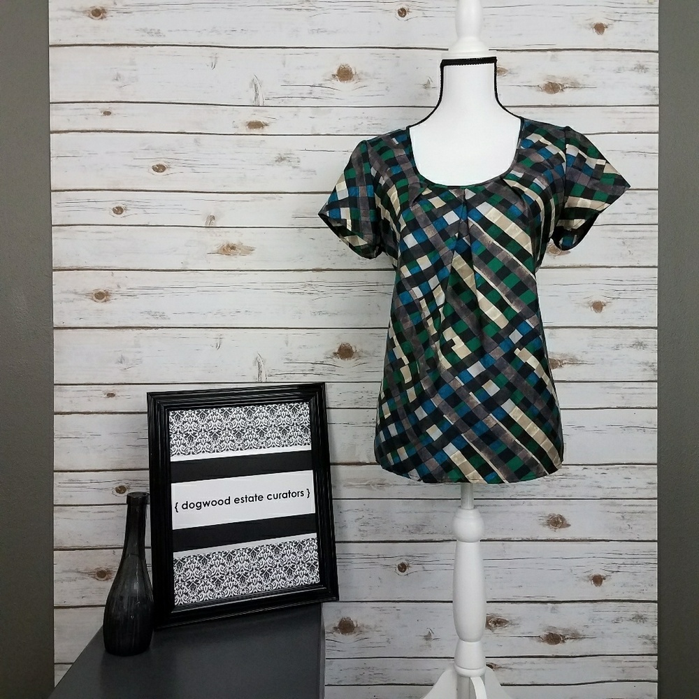 {Banana Republic} Patterned Short Sleeve Blouse-M