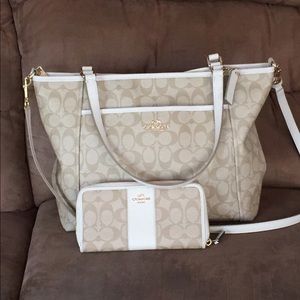 Coach signature pocket tote and matching wallet