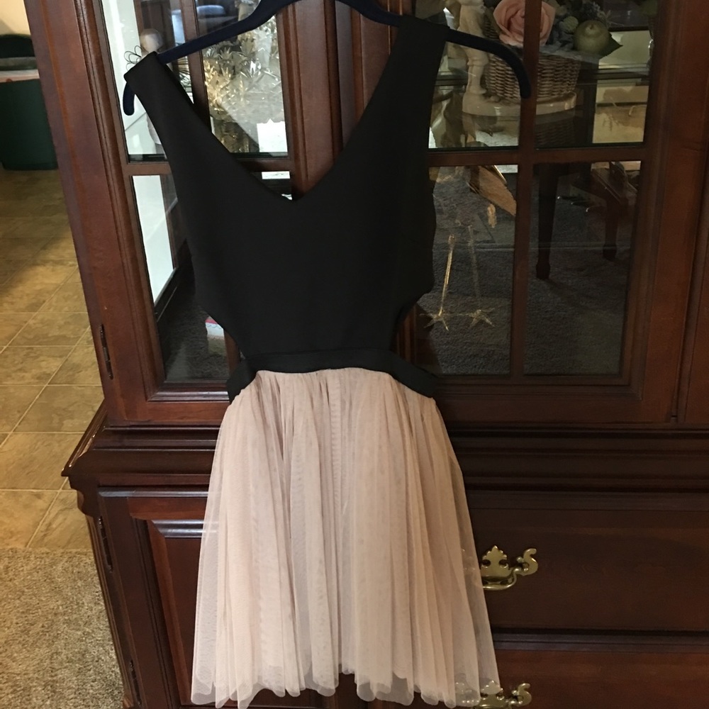 Adorable dress for homecoming or a wedding etc.