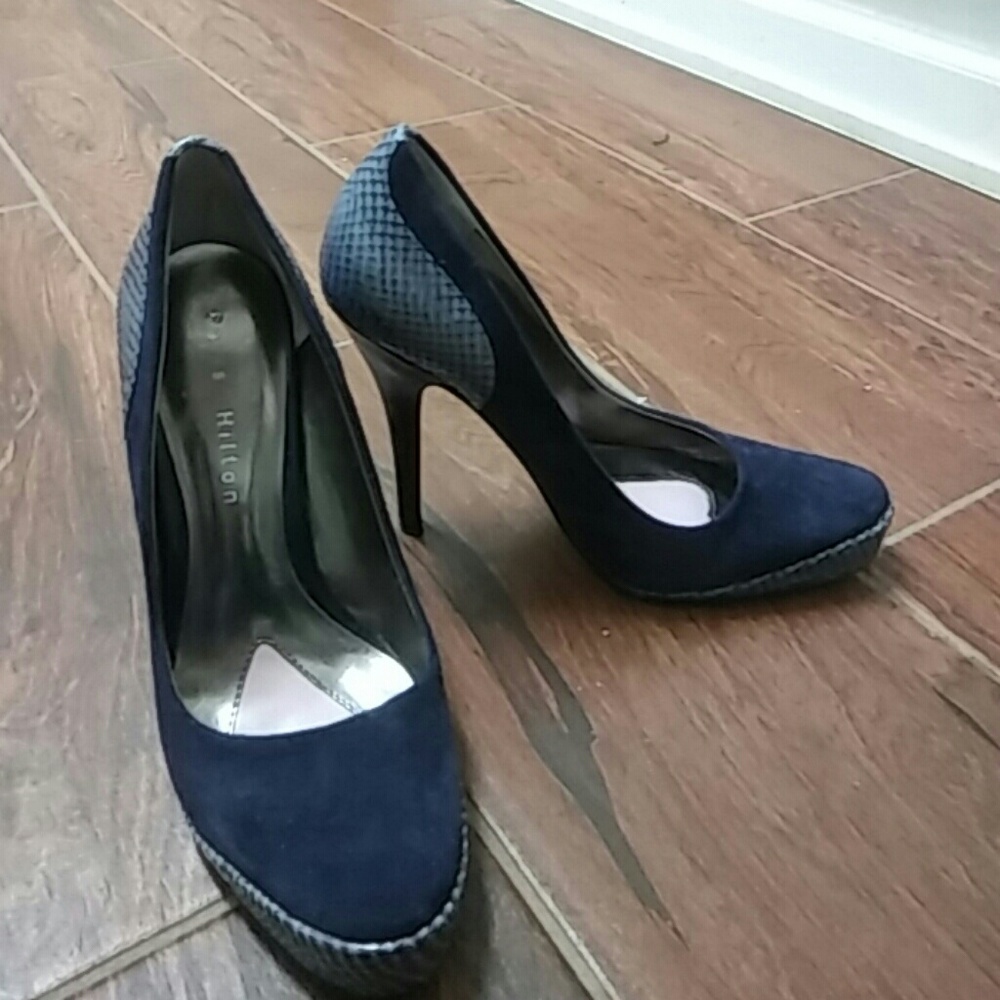 Shoes - Picture 2 of 5
