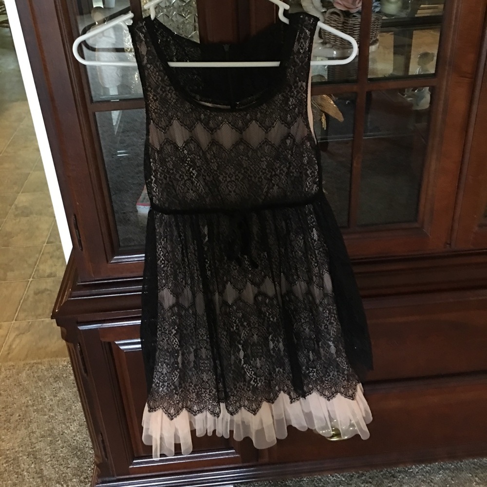 Beautiful dress for almost any occasion!
