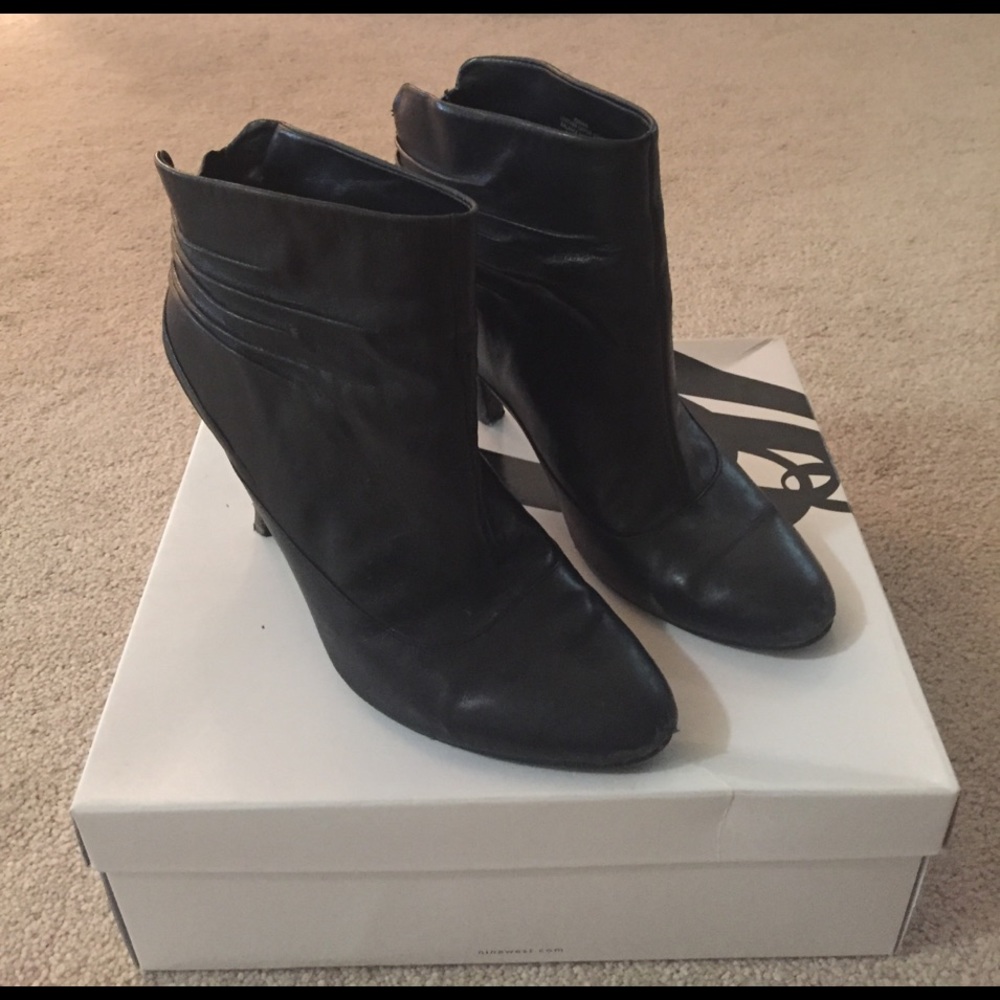 Nine West black booties