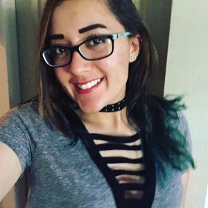 Meet your Posher, Julia