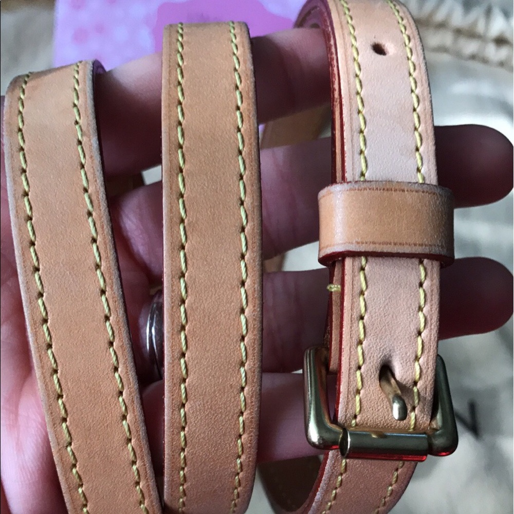 ⛔️SOLD⛔️💯% AUTHENTIC Louis Vuitton Vachetta Strap