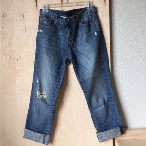LEVIS BOYFRIEND JEAN SIZE 4 Medium
