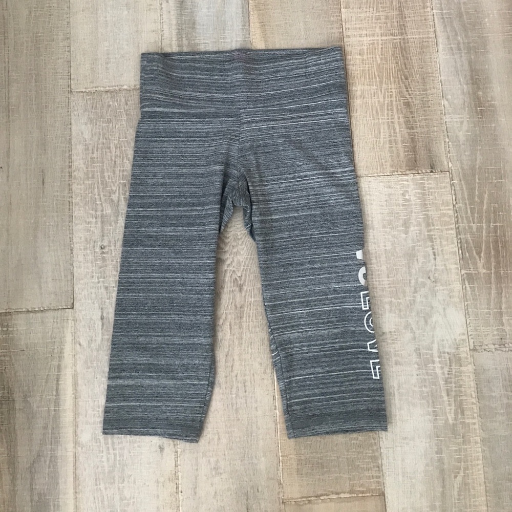🚨 SOLD 🚨 Victoria secret PINK crop legging