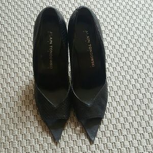Real Snake skin heels -Designer Alain Tondowski