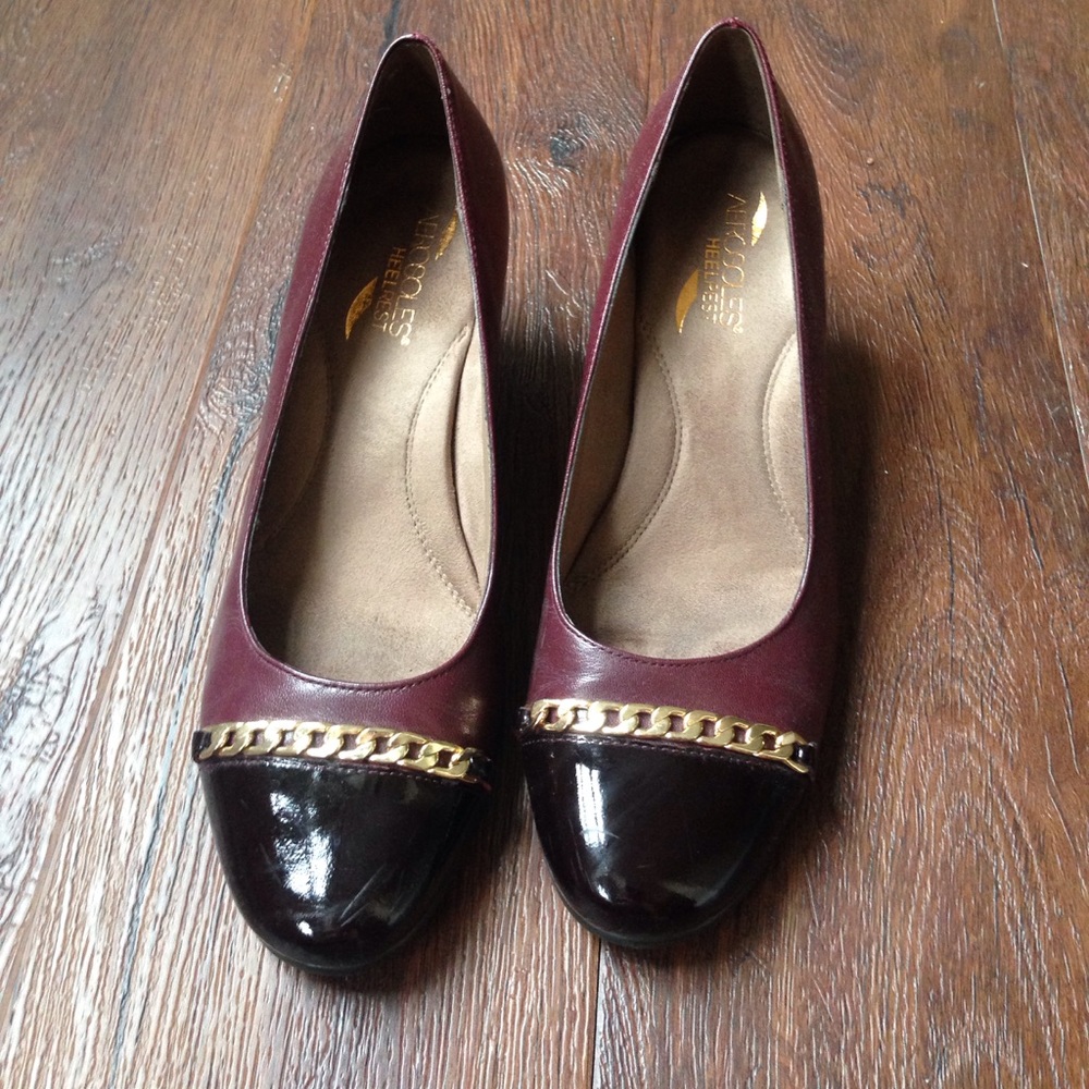 Beautiful leather wine-colored heels!