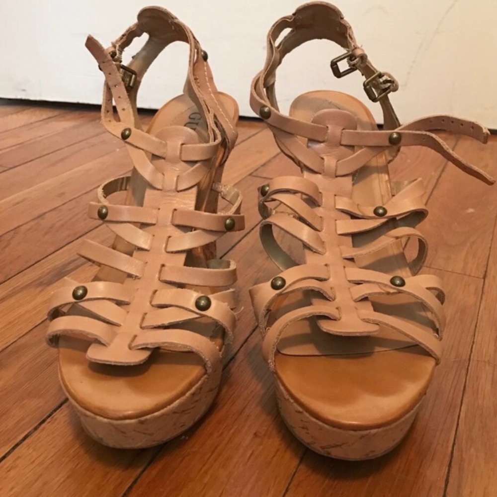 Guess Bilberry Tan Wedges