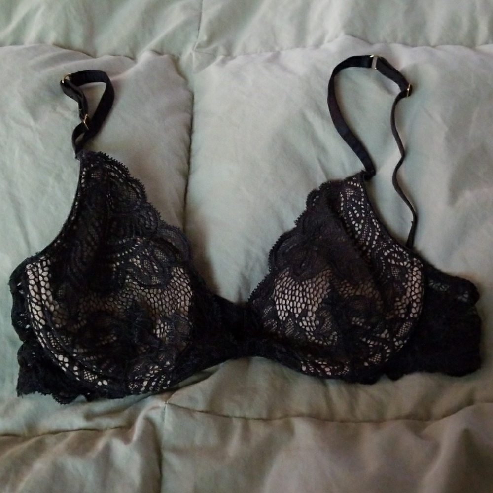 Victoria Secret Laced Push Up Bra