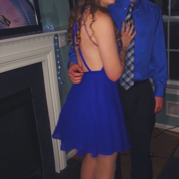 Short dress - Picture 3 of 4