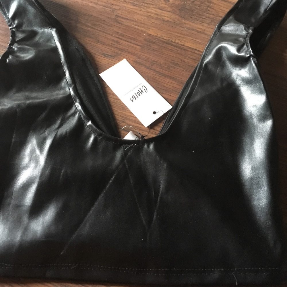 Crop top - Picture 3 of 3