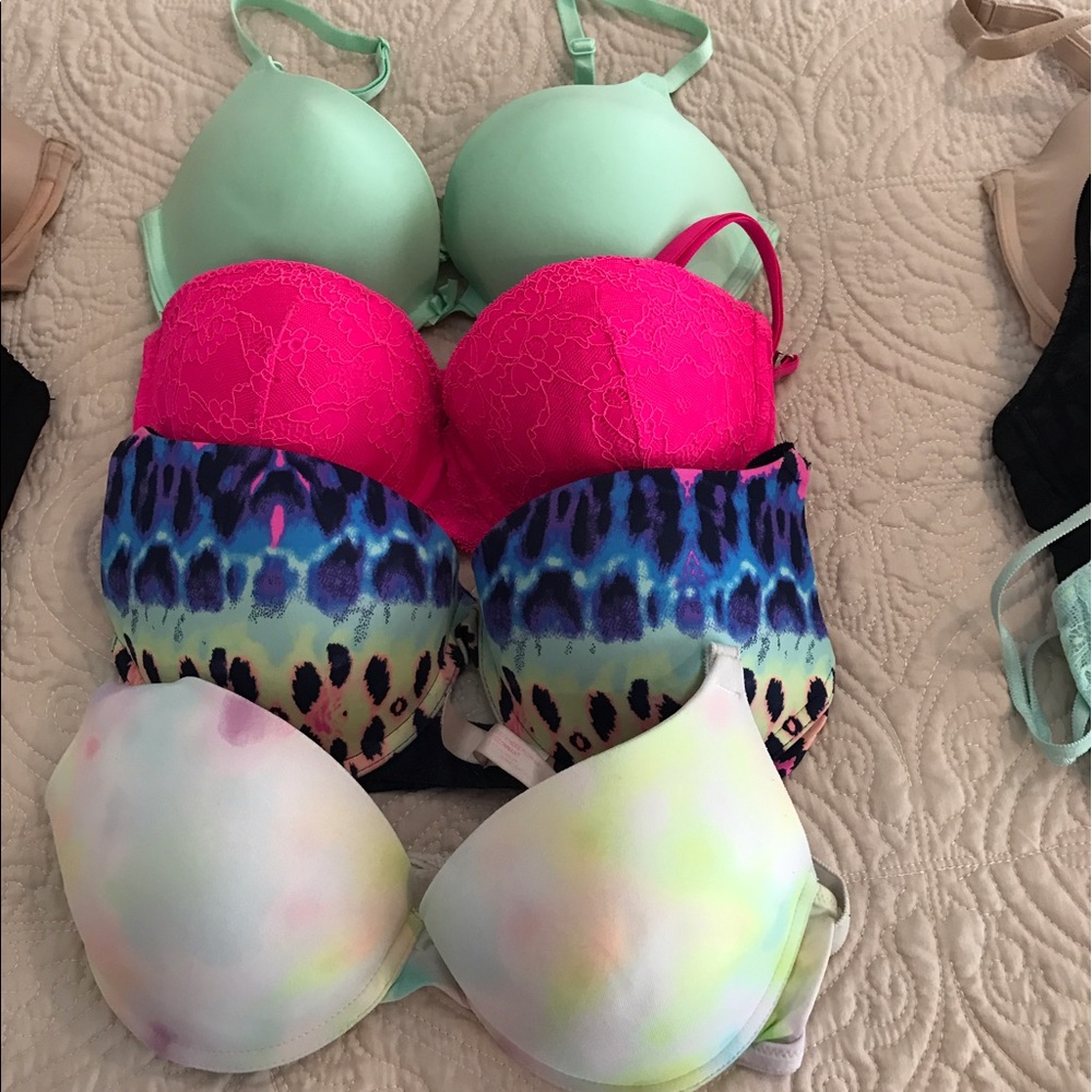 32D Victoria's Secret bras. Lot of 4 for $40