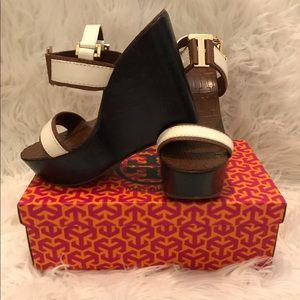 🎉Tory Burch wedges