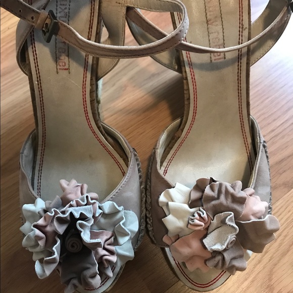 Shoes - Picture 1 of 2