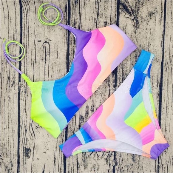 👑NEW👑 candy crush print bikini NWOT 🍬🍬🍬🍭🍭🍭 - Picture 4 of 8