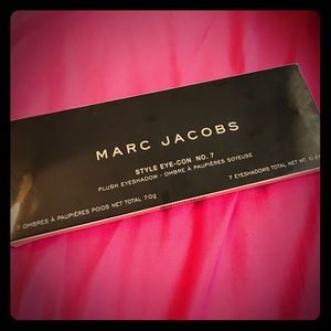 Marc Jacobs plush eyeshadow palette