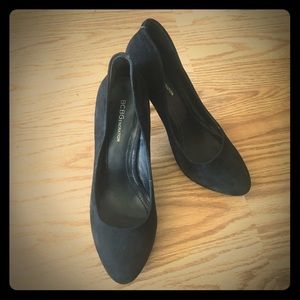 BCBG black Stiletto Pumps