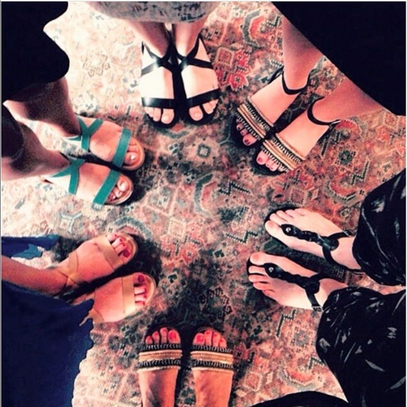 Black Weaving Plaiting Sequins Sandals - Picture 3 of 4