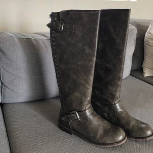 Riding boots