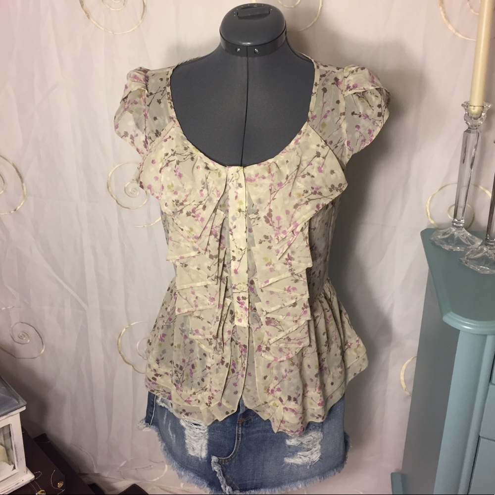 🎉HP Best in Tops🎉🌺Gorgeous Floral top🌺 - Picture 2 of 6