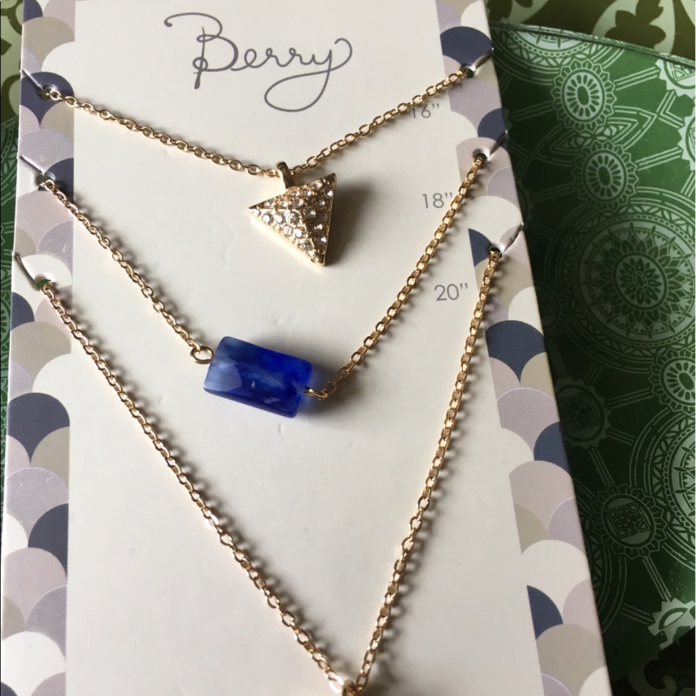 ✨2/$14 multi triangle 3pk necklace - Picture 3 of 5