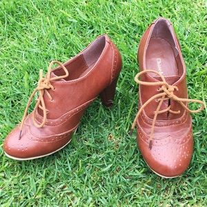 Modcloth tan oxford heels
