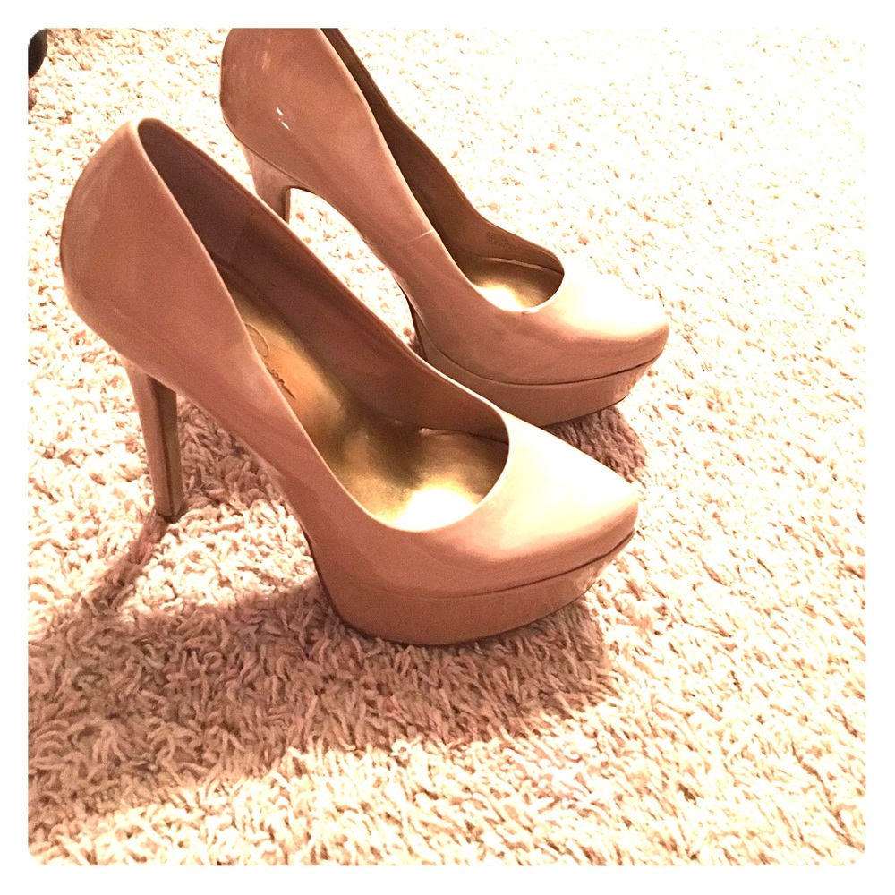Jessica Simpson nude pumps! 👠
