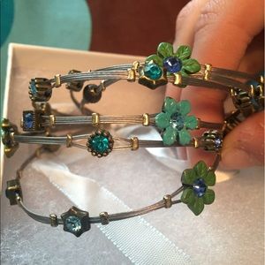 Flowers bracelets