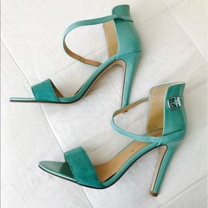 🛑 SOLD🛑 Mint Heels