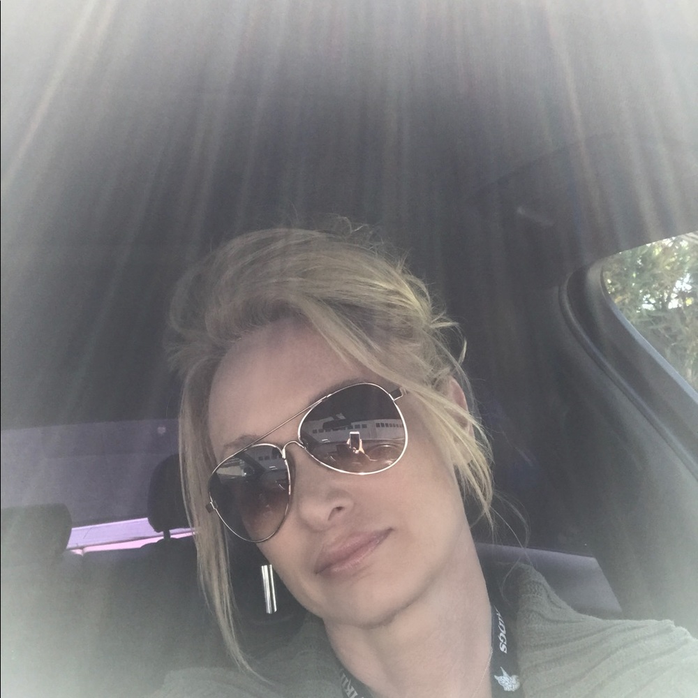 Meet your Posher, Andie