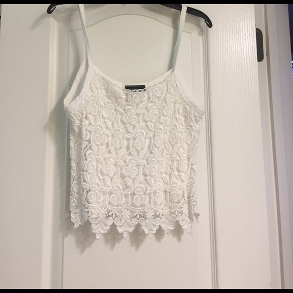 Cute white crop top - Picture 1 of 3