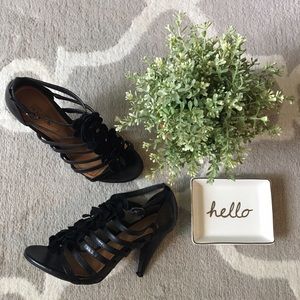 👠LAST CHANCE!👠Kenneth Cole Reaction heels 🖤