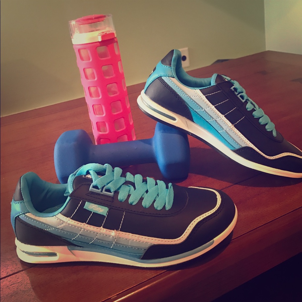 Love Pastry Sporty Sneaker Sz: 7.5 NEVER WORN NWOT