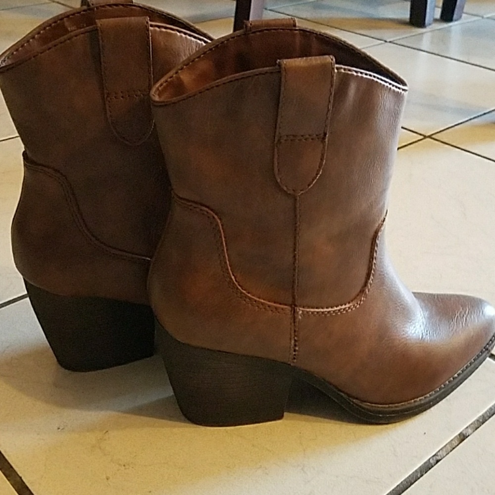 MADDEN boots size 7